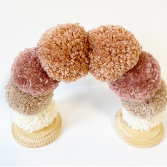 Rainbow Pom Pom Table Centerpiece Kids Party Decorations Baby Room Decorations - Picture 3 of 4